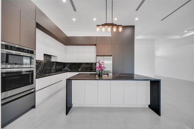 2221 5th PL, Cape Coral, FL 33991