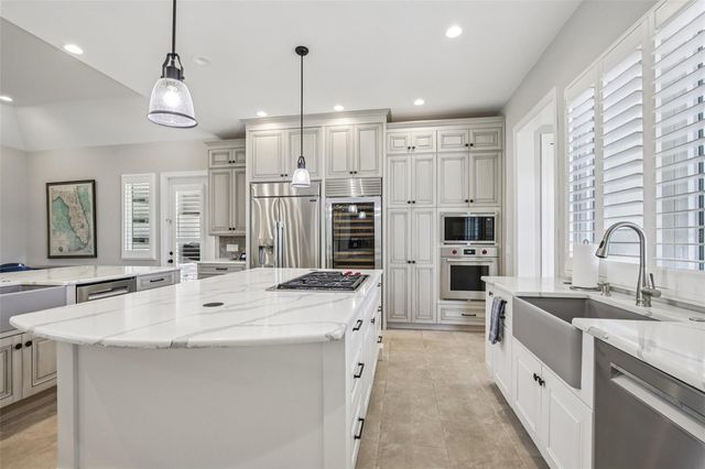 125 S BLVD OF PRESIDENTS, Sarasota, FL 34236