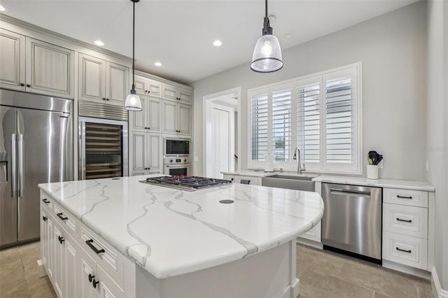 125 S BLVD OF PRESIDENTS, Sarasota, FL 34236