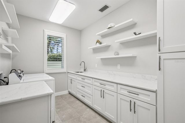 125 S BLVD OF PRESIDENTS, Sarasota, FL 34236