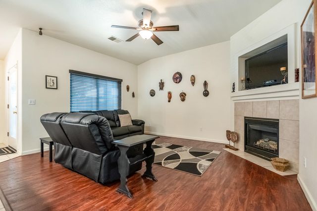 4633 W Cherry Avenue, Visalia, CA 93277