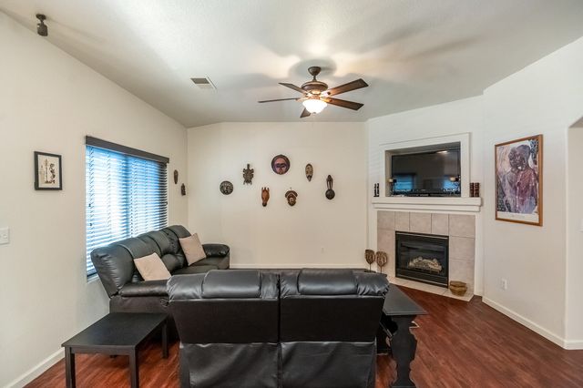 4633 W Cherry Avenue, Visalia, CA 93277