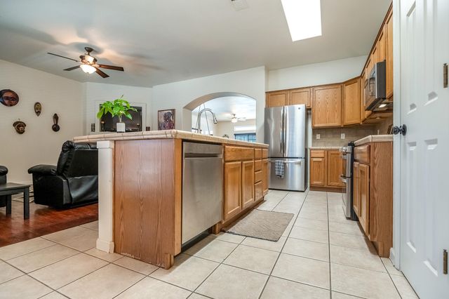 4633 W Cherry Avenue, Visalia, CA 93277