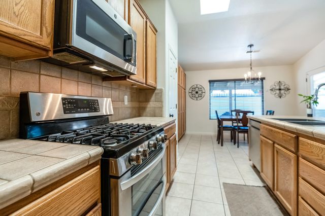 4633 W Cherry Avenue, Visalia, CA 93277