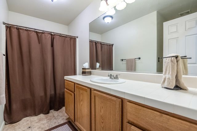 4633 W Cherry Avenue, Visalia, CA 93277