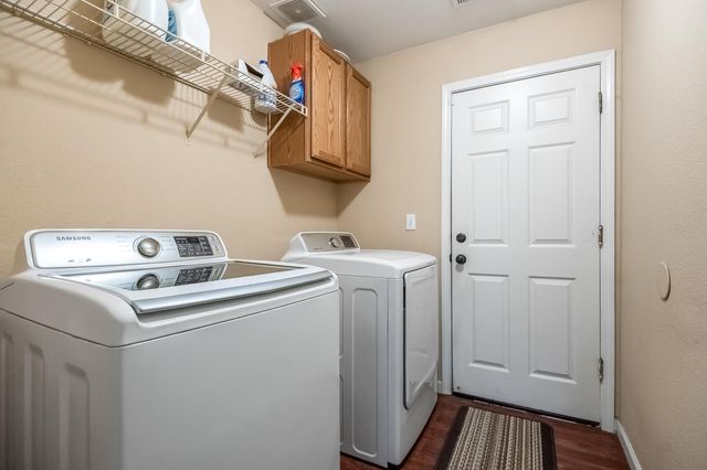 4633 W Cherry Avenue, Visalia, CA 93277