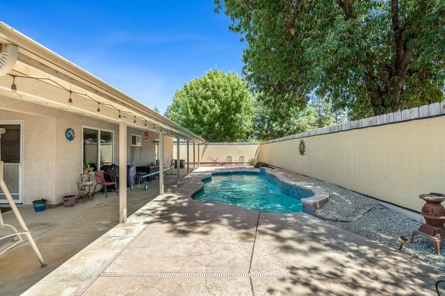 4633 W Cherry Avenue, Visalia, CA 93277