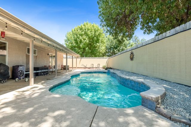 4633 W Cherry Avenue, Visalia, CA 93277