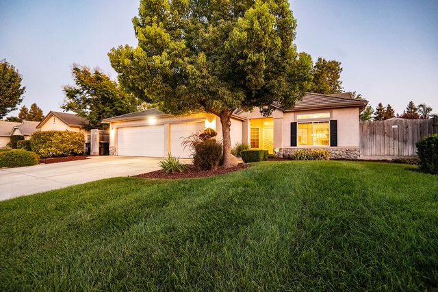 4633 W Cherry Avenue, Visalia, CA 93277