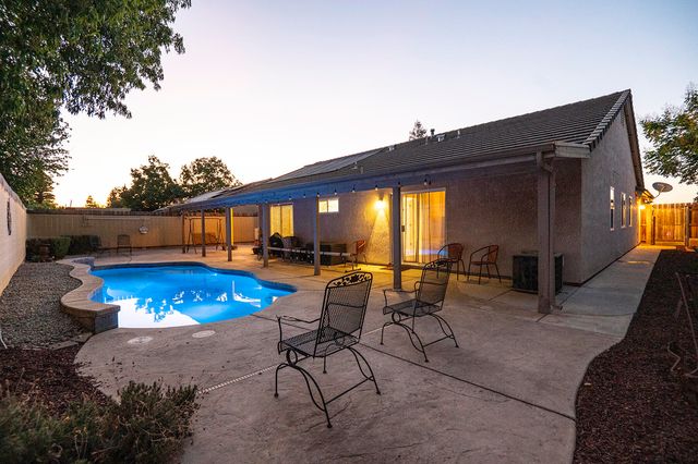 4633 W Cherry Avenue, Visalia, CA 93277