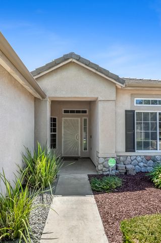 4633 W Cherry Avenue, Visalia, CA 93277