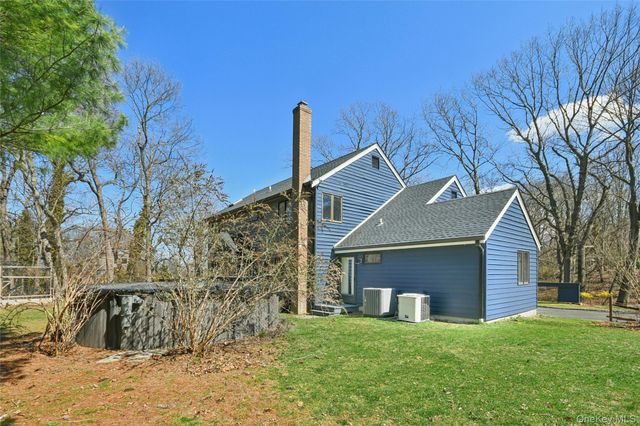 7 Waterview Drive, Port Jefferson, NY 11777