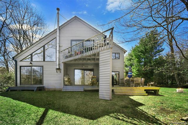 7 Waterview Drive, Port Jefferson, NY 11777