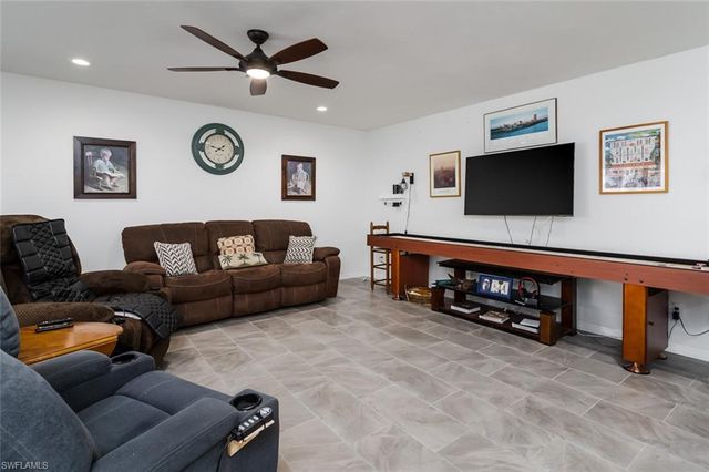 661 E Valley DR, Bonita Springs, FL 34134