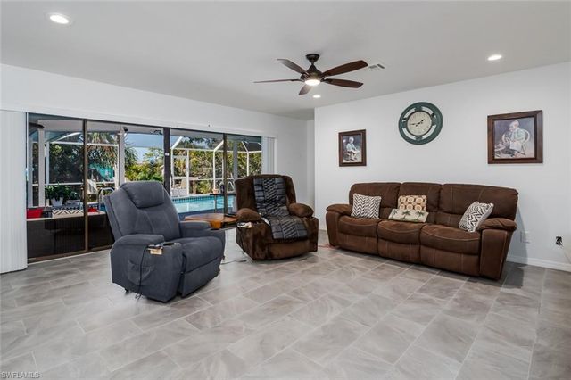 661 E Valley DR, Bonita Springs, FL 34134