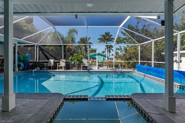 661 E Valley DR, Bonita Springs, FL 34134