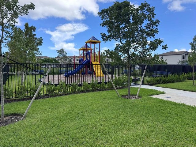 23424 SW 127th Place, Homestead, FL 33032
