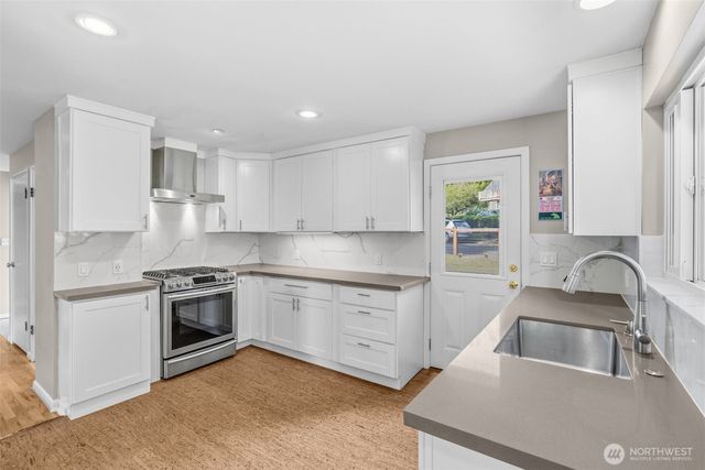 11954 Exeter Avenue NE, Seattle, WA 98125
