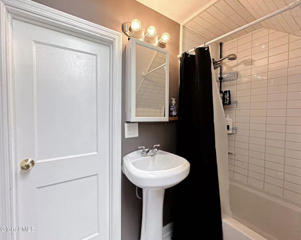 809 Park Avenue, Albany, NY 12208