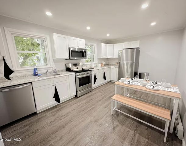 809 Park Avenue, Albany, NY 12208