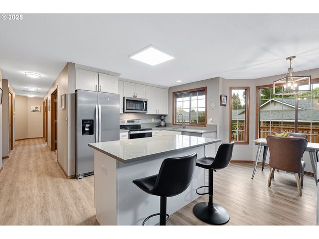 20168 Sw TILLAMOOK Ct, Tualatin, OR 97062