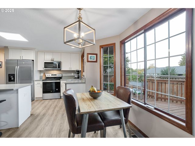 20168 Sw TILLAMOOK Ct, Tualatin, OR 97062