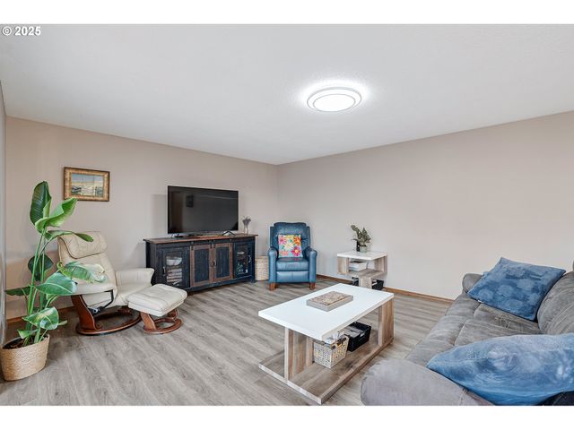 20168 Sw TILLAMOOK Ct, Tualatin, OR 97062