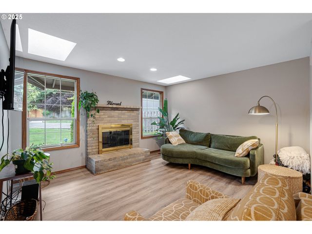 20168 Sw TILLAMOOK Ct, Tualatin, OR 97062