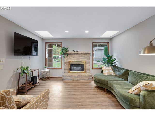 20168 Sw TILLAMOOK Ct, Tualatin, OR 97062