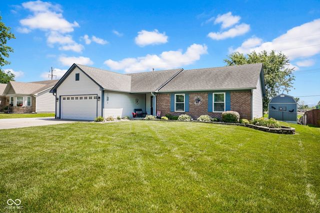 1045 Pin Oak, Mooresville, IN 46158