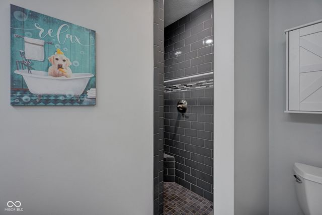 1045 Pin Oak, Mooresville, IN 46158