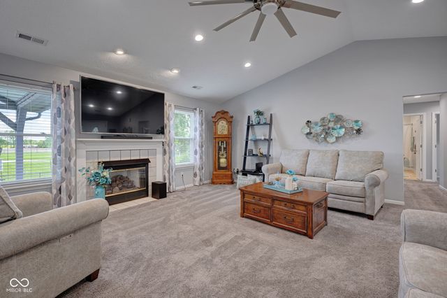 1045 Pin Oak, Mooresville, IN 46158