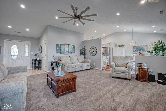 1045 Pin Oak, Mooresville, IN 46158