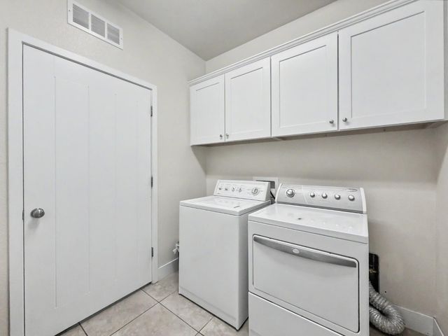 3659 N Pearwood Avenue, Fresno, CA 93727