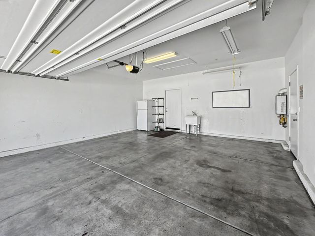 3659 N Pearwood Avenue, Fresno, CA 93727