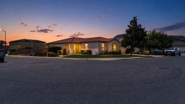 3659 N Pearwood Avenue, Fresno, CA 93727