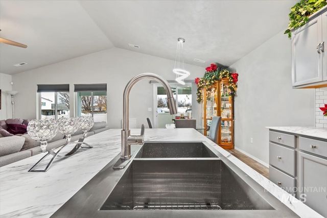 11518 Maidstone Dr, Caldwell, ID 83605