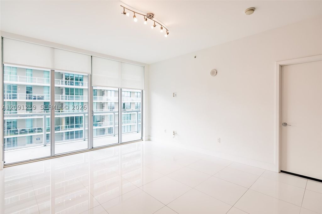 1111 SW 1st Ave 3216, Miami, FL 33130