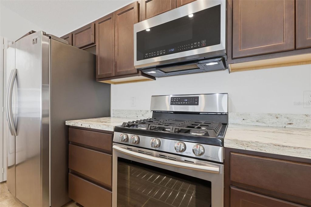 Image 13 of property listing at 2747 DYSON LOOP, The Villages, FL 32163