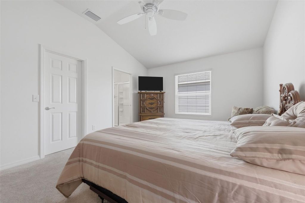 Image 19 of property listing at 2747 DYSON LOOP, The Villages, FL 32163