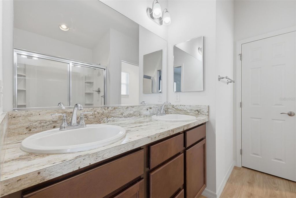 Image 21 of property listing at 2747 DYSON LOOP, The Villages, FL 32163