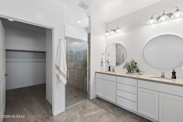 8015 S Galileo Lane, Tucson, AZ 85747