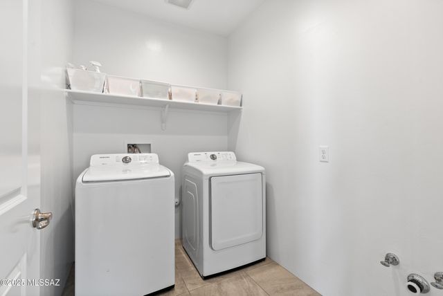 8015 S Galileo Lane, Tucson, AZ 85747