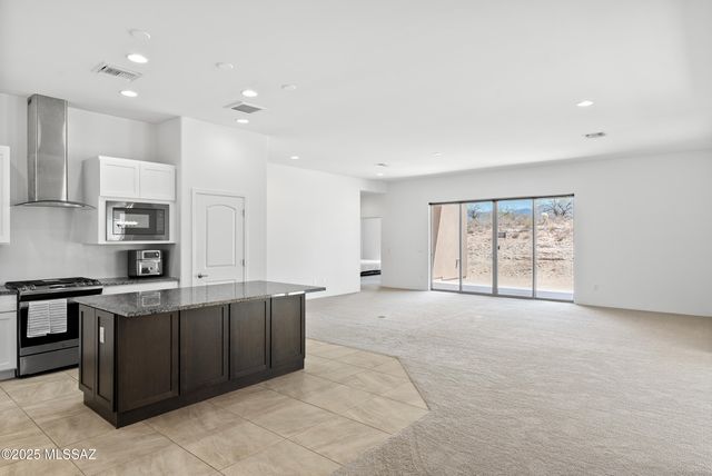 8015 S Galileo Lane, Tucson, AZ 85747