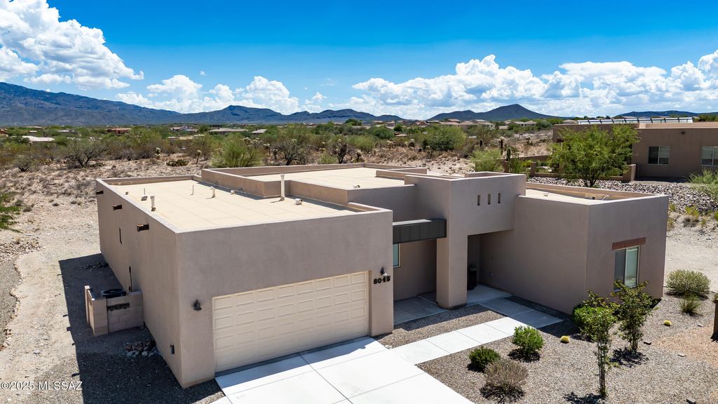 8015 S Galileo Lane, Tucson, AZ 85747