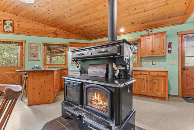1225 Messinger Road, Grants Pass, OR 97527