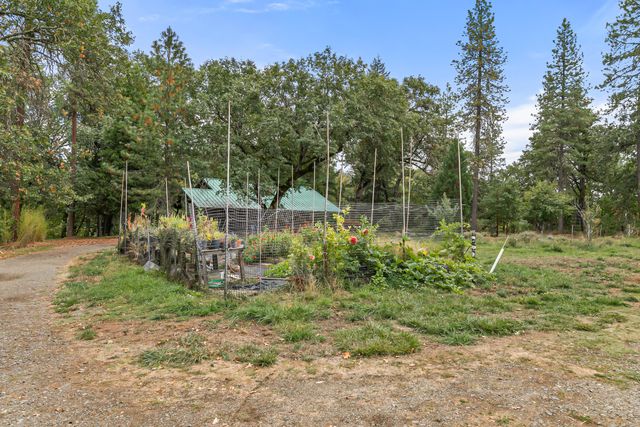 1225 Messinger Road, Grants Pass, OR 97527