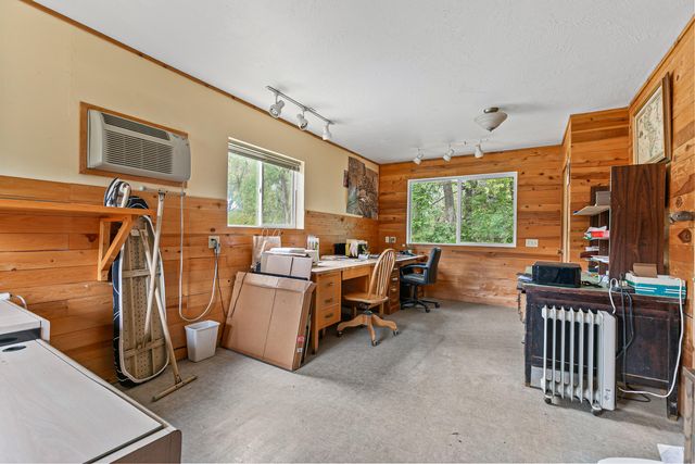 1225 Messinger Road, Grants Pass, OR 97527