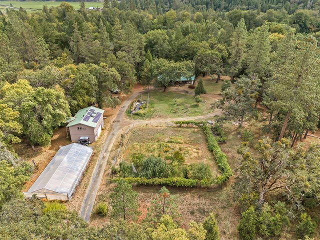 1225 Messinger Road, Grants Pass, OR 97527