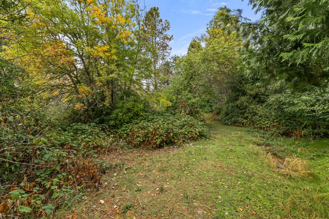 1225 Messinger Road, Grants Pass, OR 97527